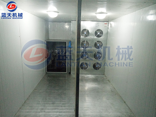 大連魚干烘干機(jī)安裝現(xiàn)場(chǎng)